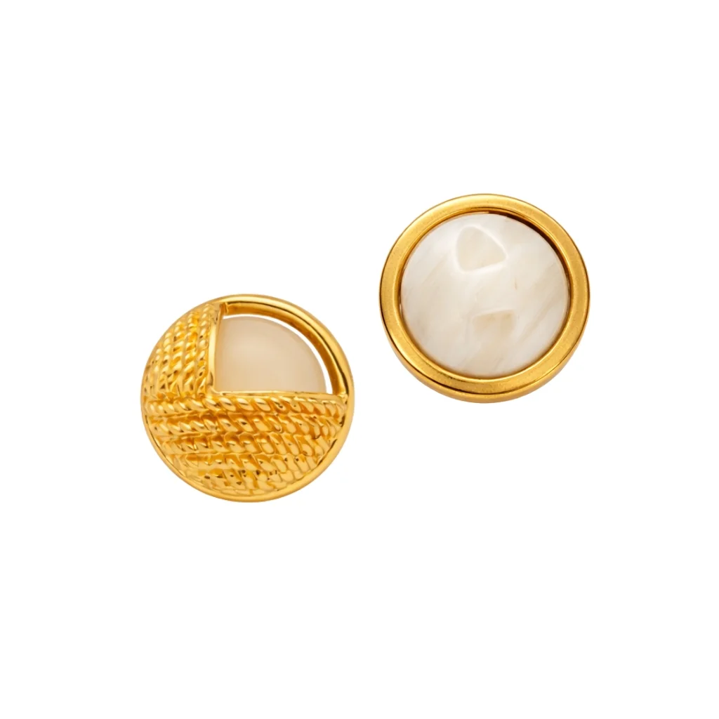 Fold Textured Shank Button with Resin