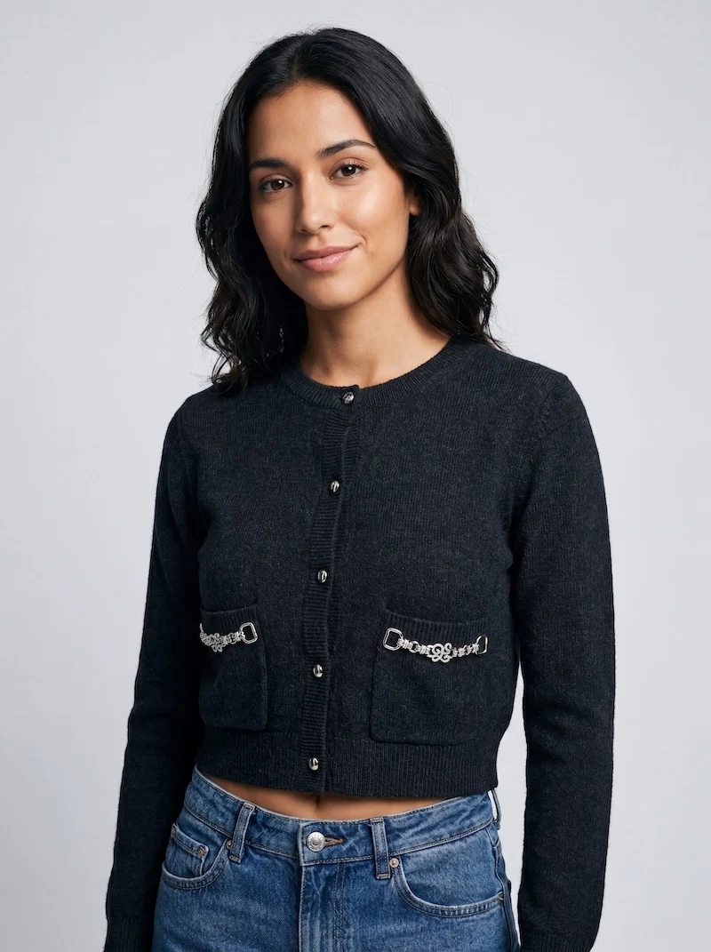 Cardigan with decorative metal chain connectors